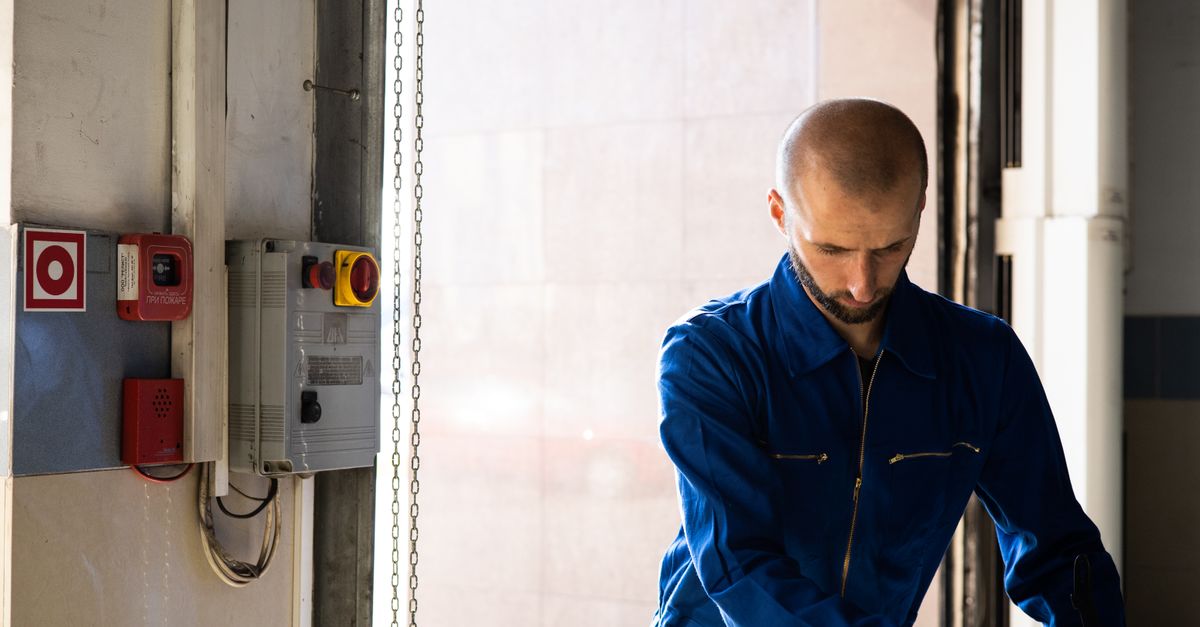 locksmith service technician — College Point Locksmith
